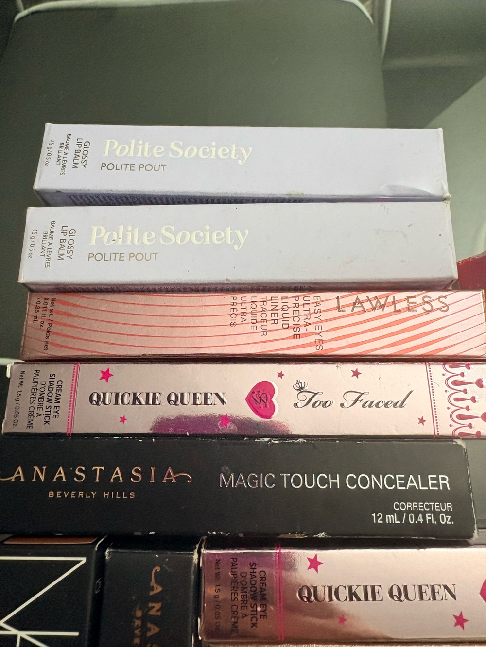 Makeup bundle lot mixed items - Picture 5 of 8